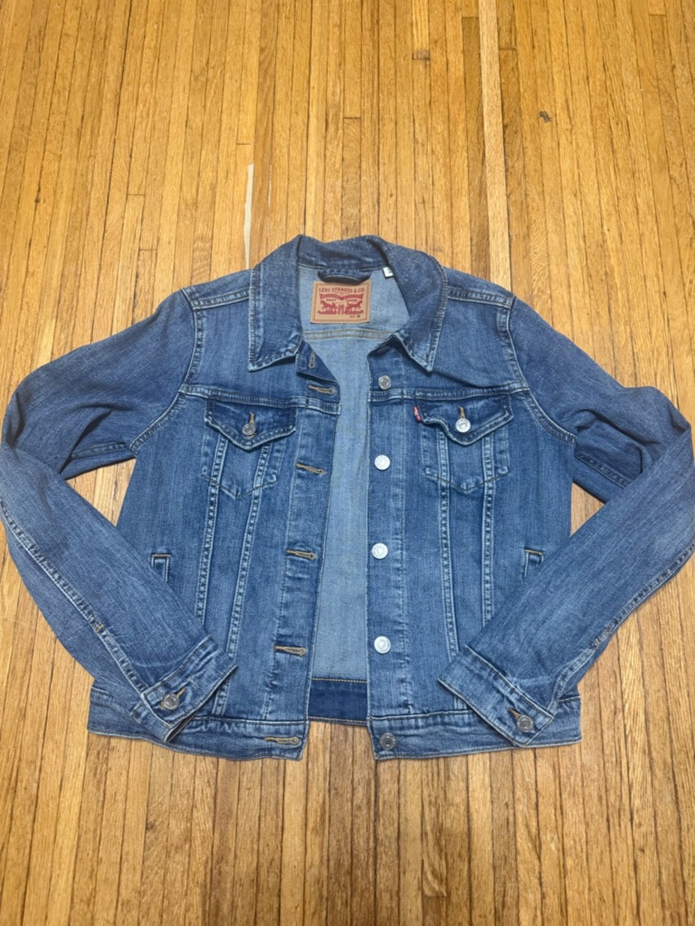 Levi's Medium Wash Blue Denim Trucker Jacket
